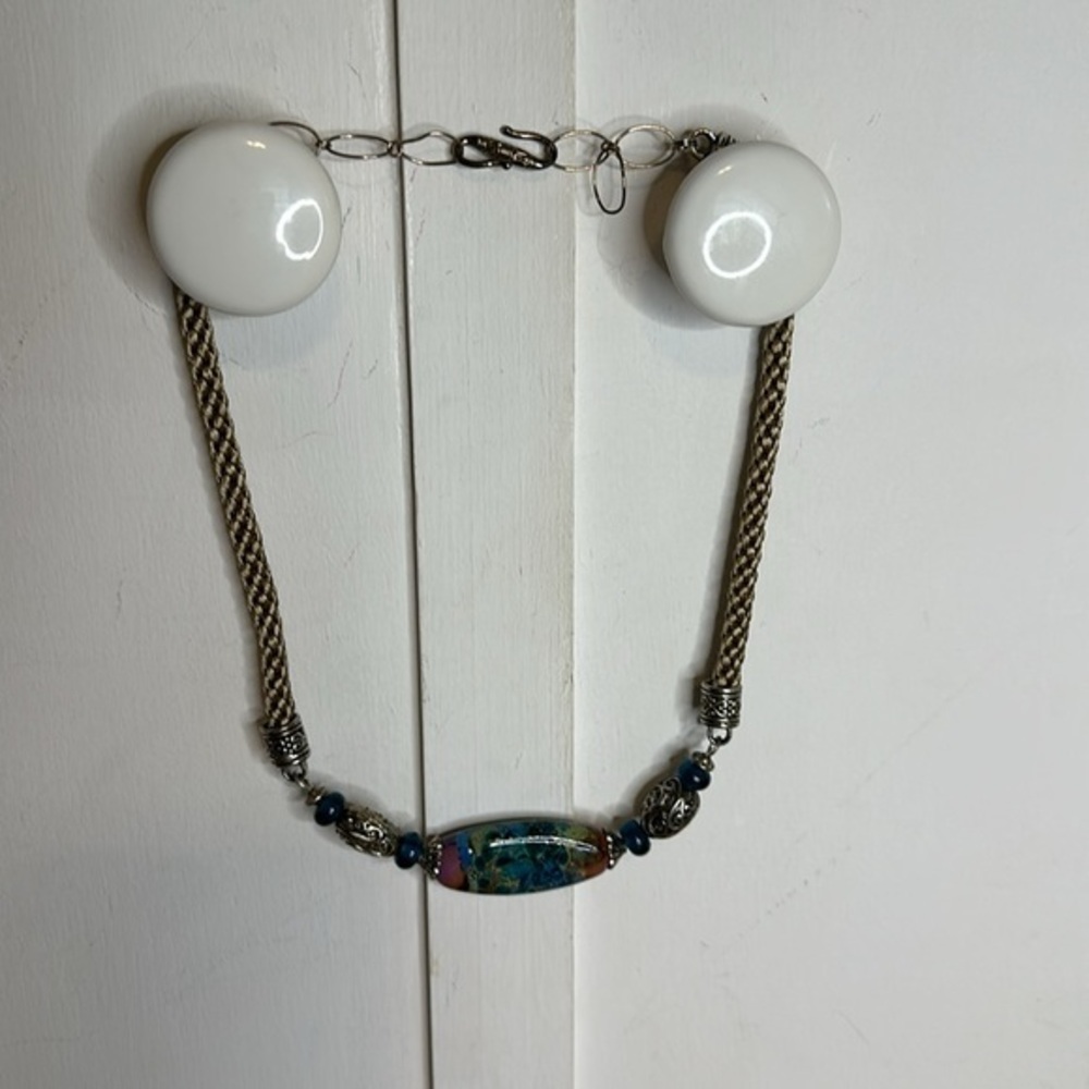 Necklace handmade centerpiece with silver and beads - Picture 4 of 8